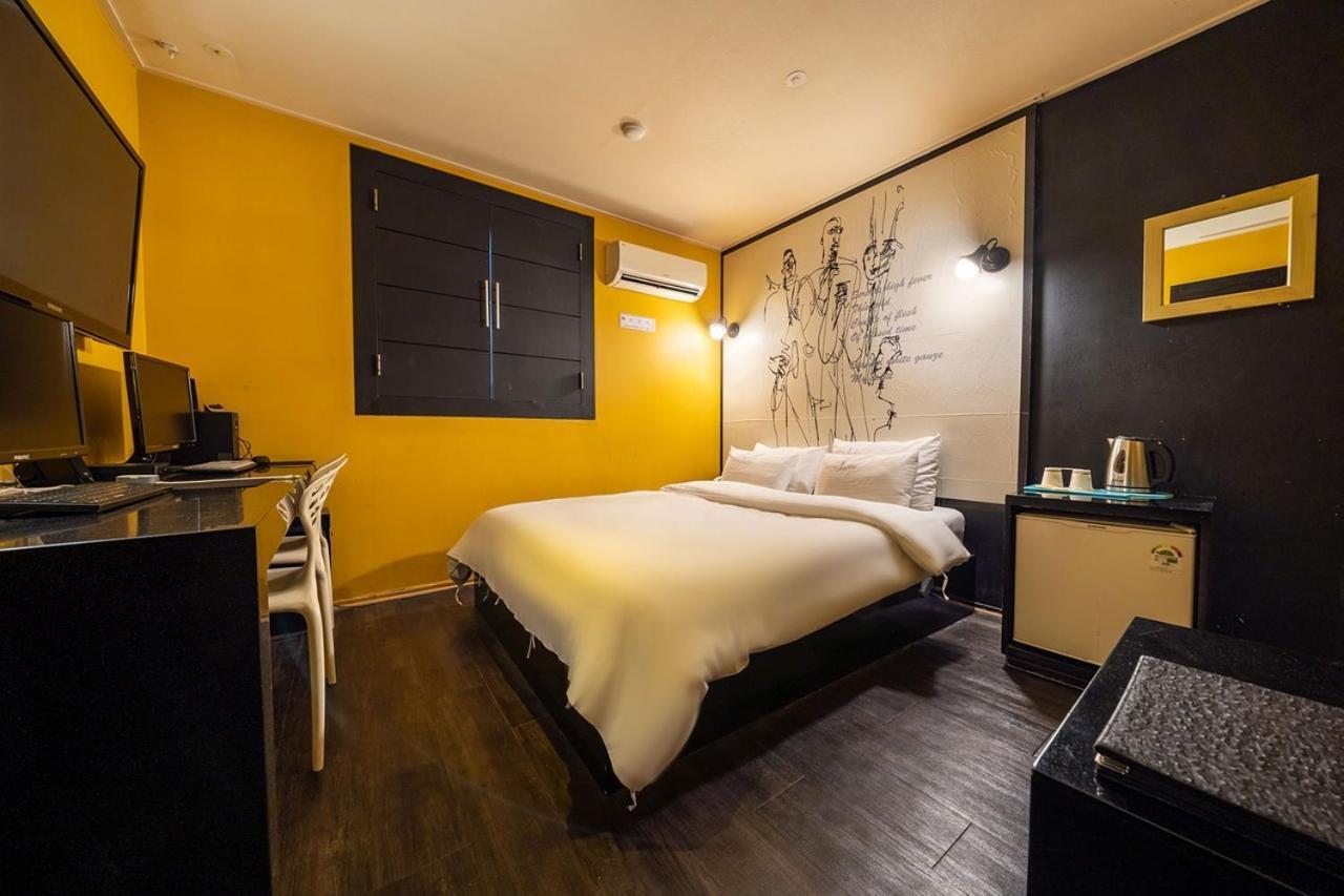 Guri Lexy Hotel Exterior photo